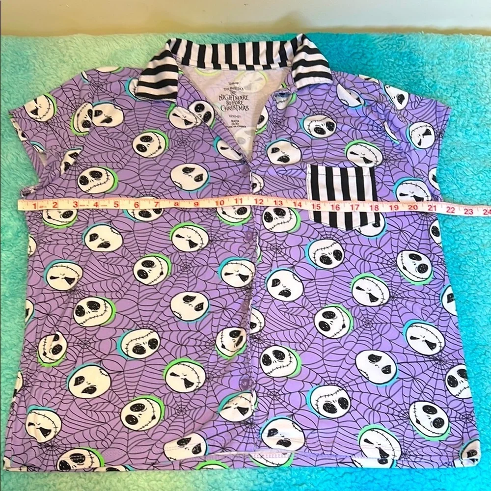 🔥Disney Purple Pajama Top with Whimsical Skulls🔥 - Picture 4 of 10